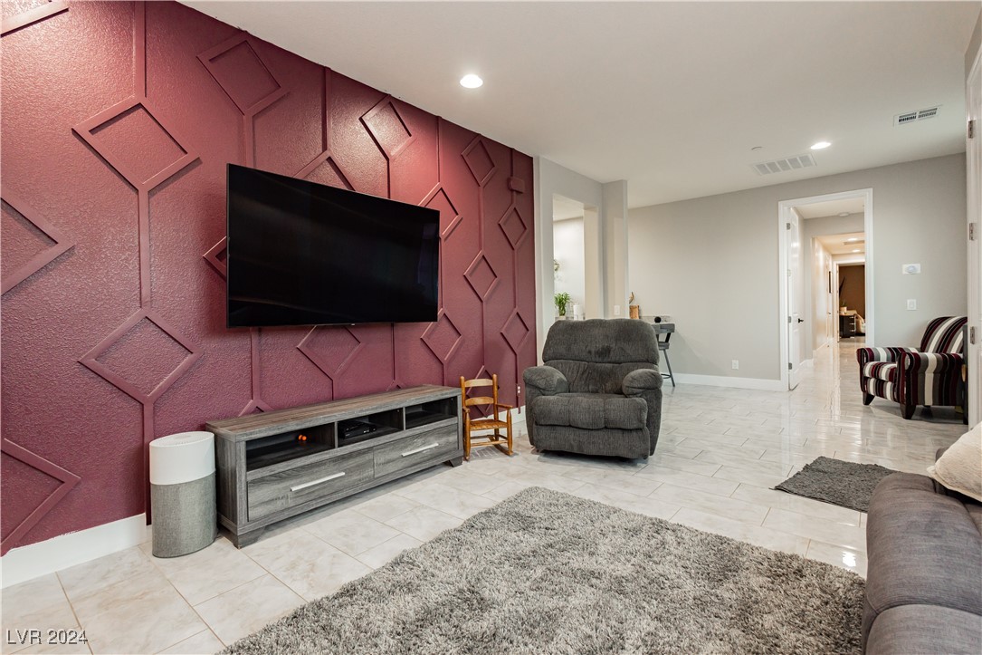 4729 North Park Street