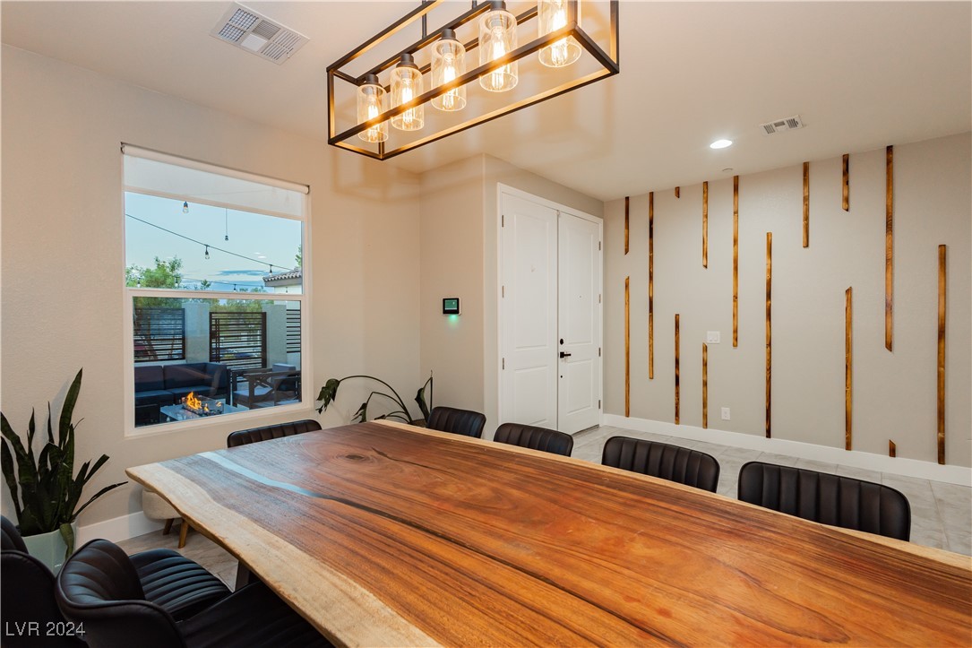 4729 North Park Street