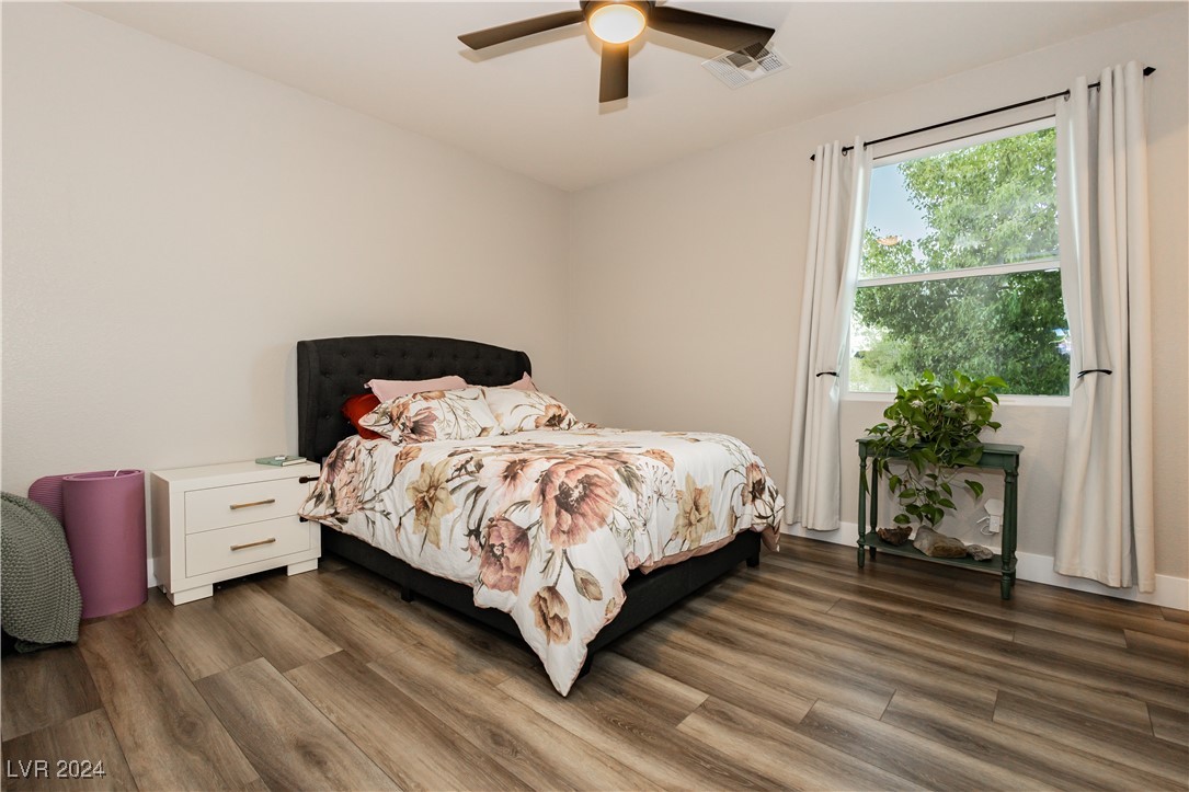 4729 North Park Street