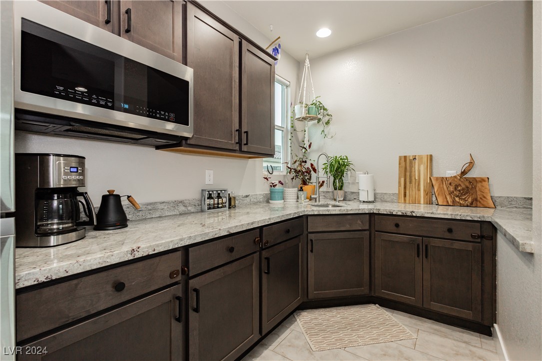 4729 North Park Street