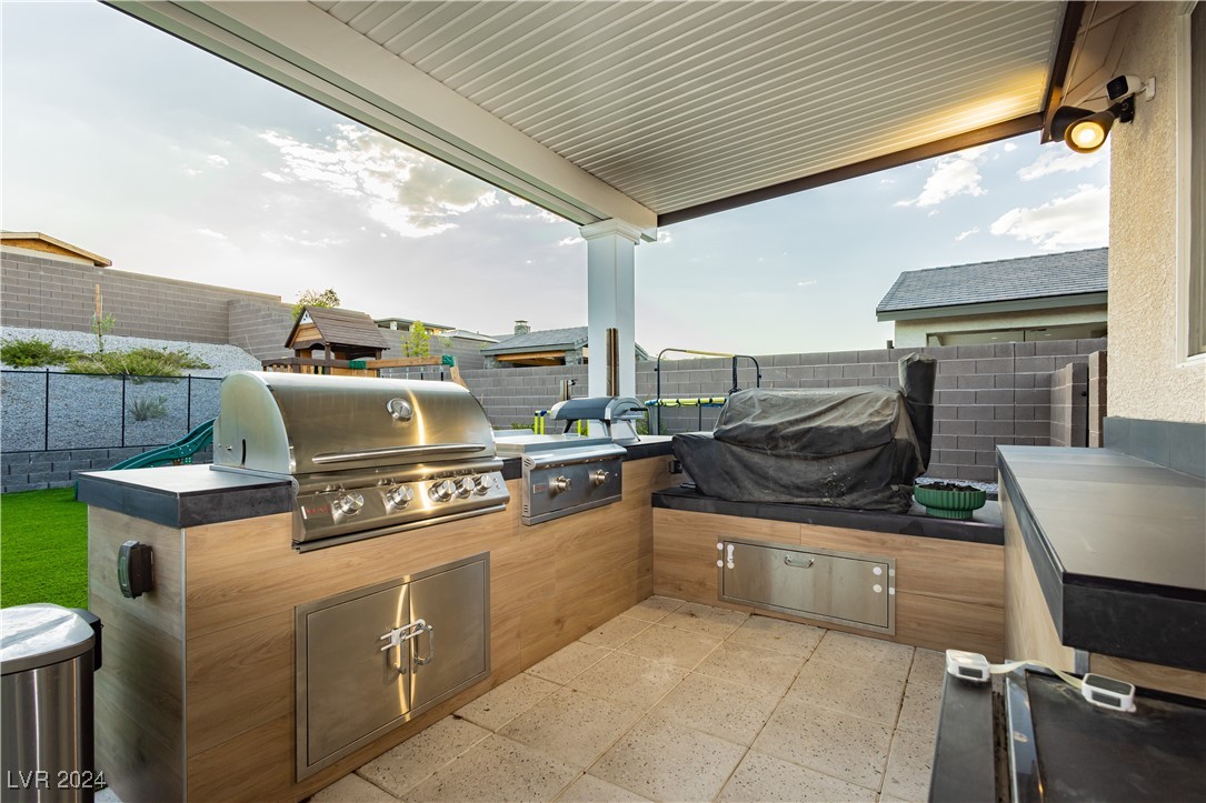 4729 North Park Street