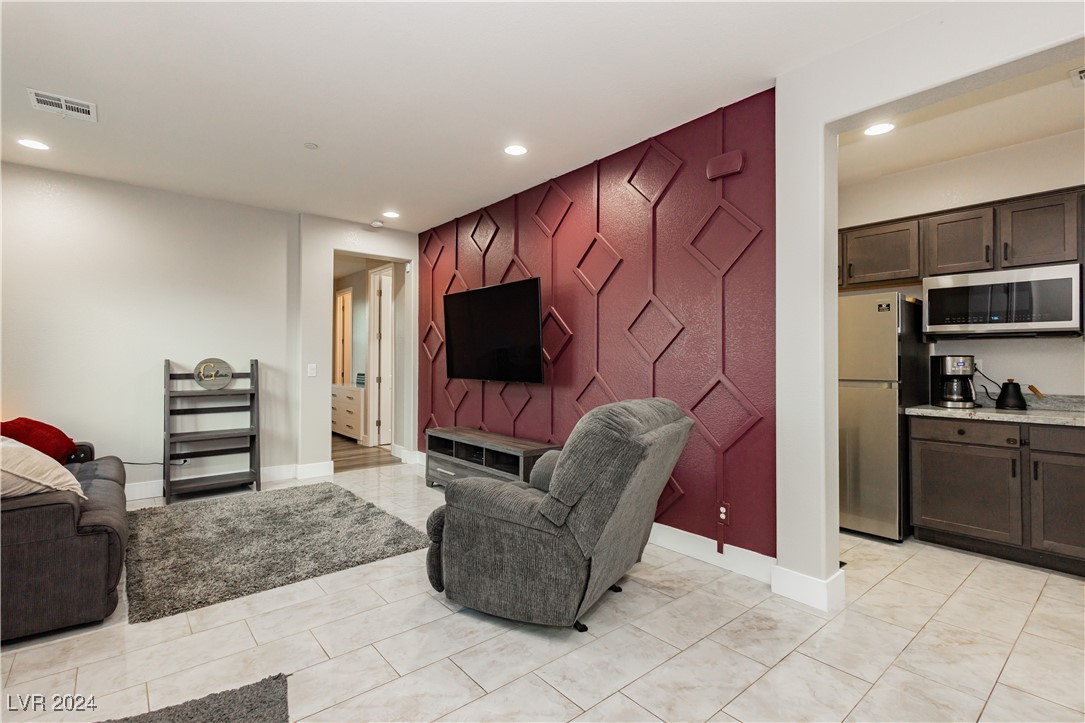 4729 North Park Street