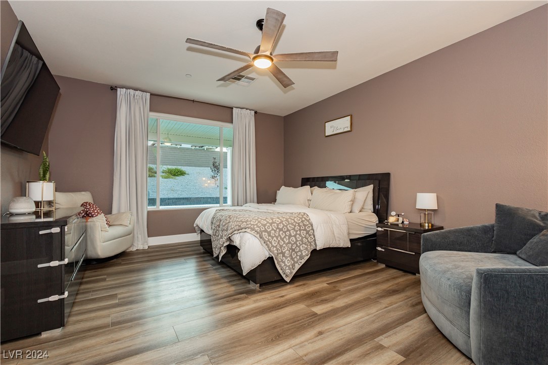 4729 North Park Street