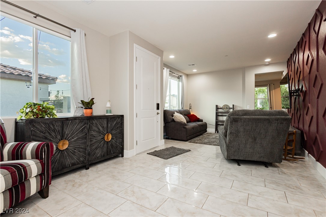 4729 North Park Street