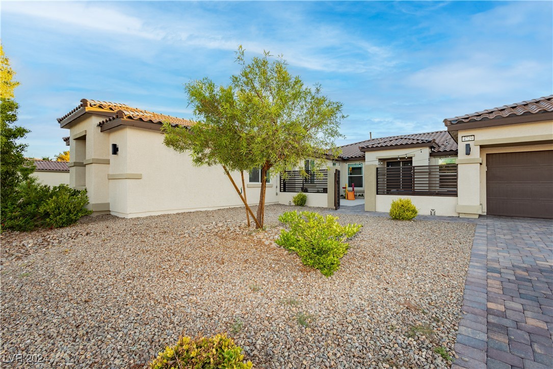 4729 North Park Street