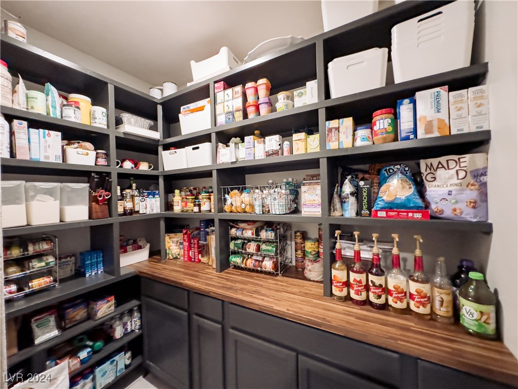 4729 North Park Street