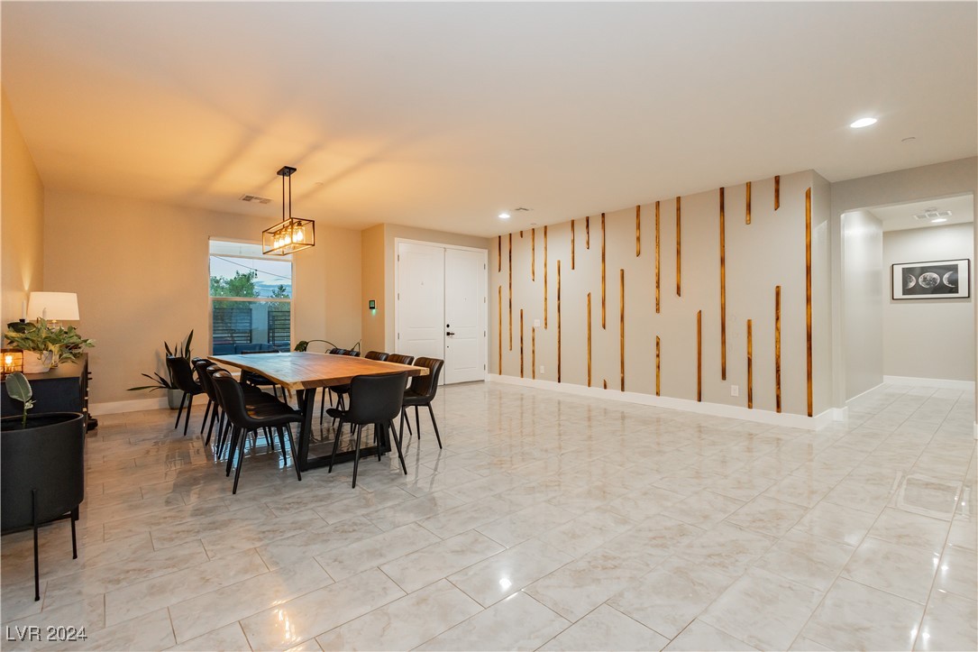 4729 North Park Street