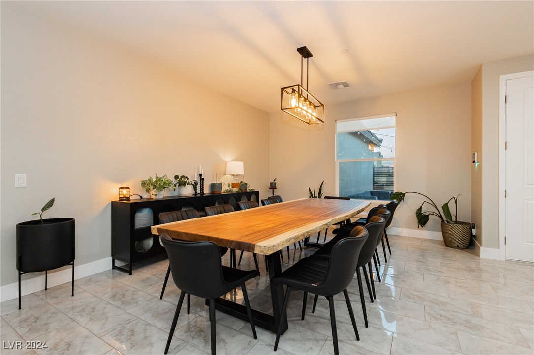 4729 North Park Street