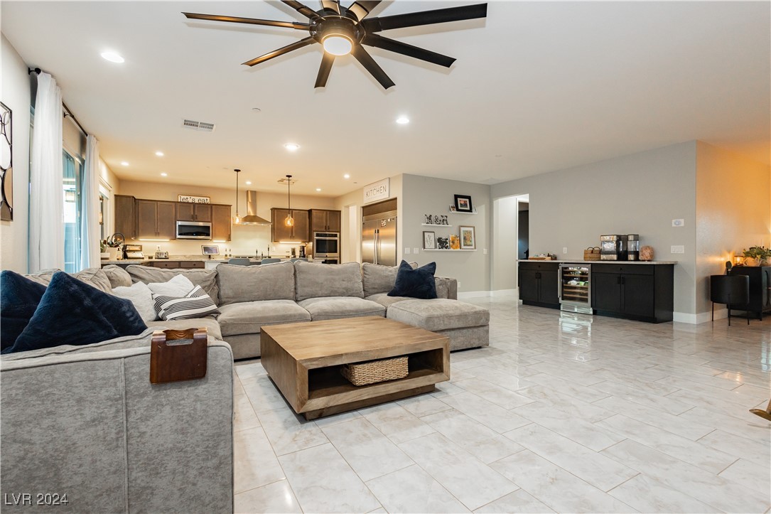 4729 North Park Street