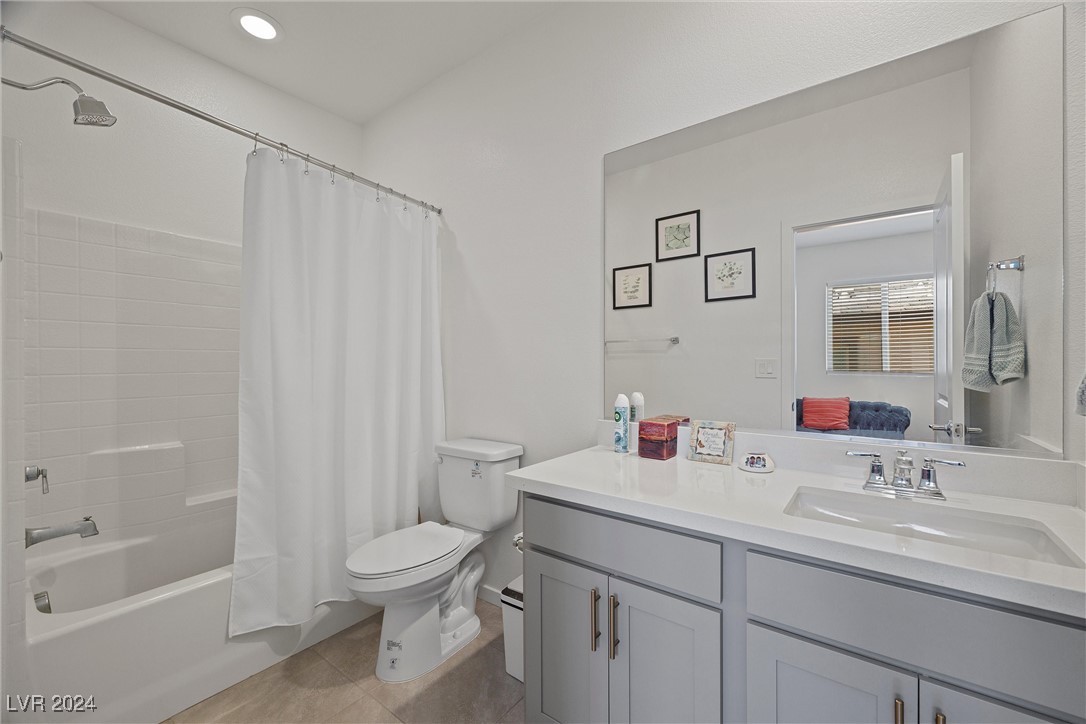 11825 Pelican Butte Avenue