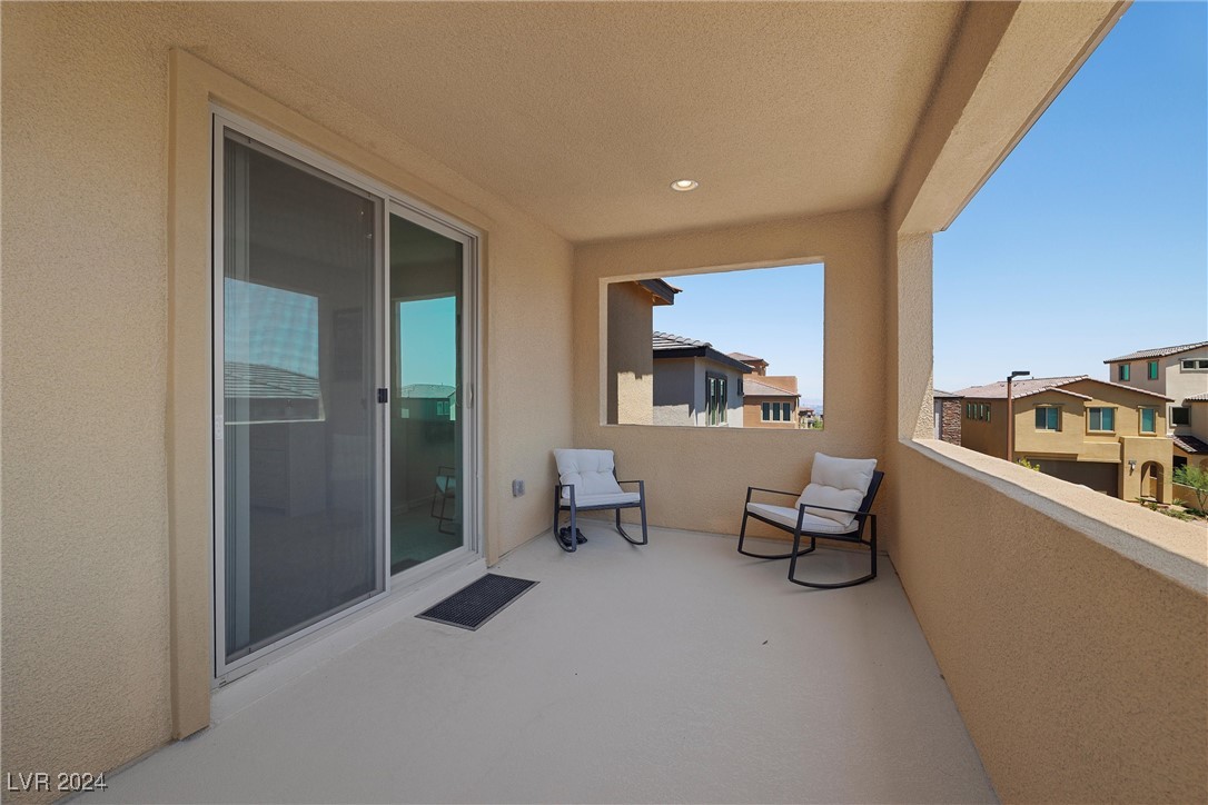 11825 Pelican Butte Avenue