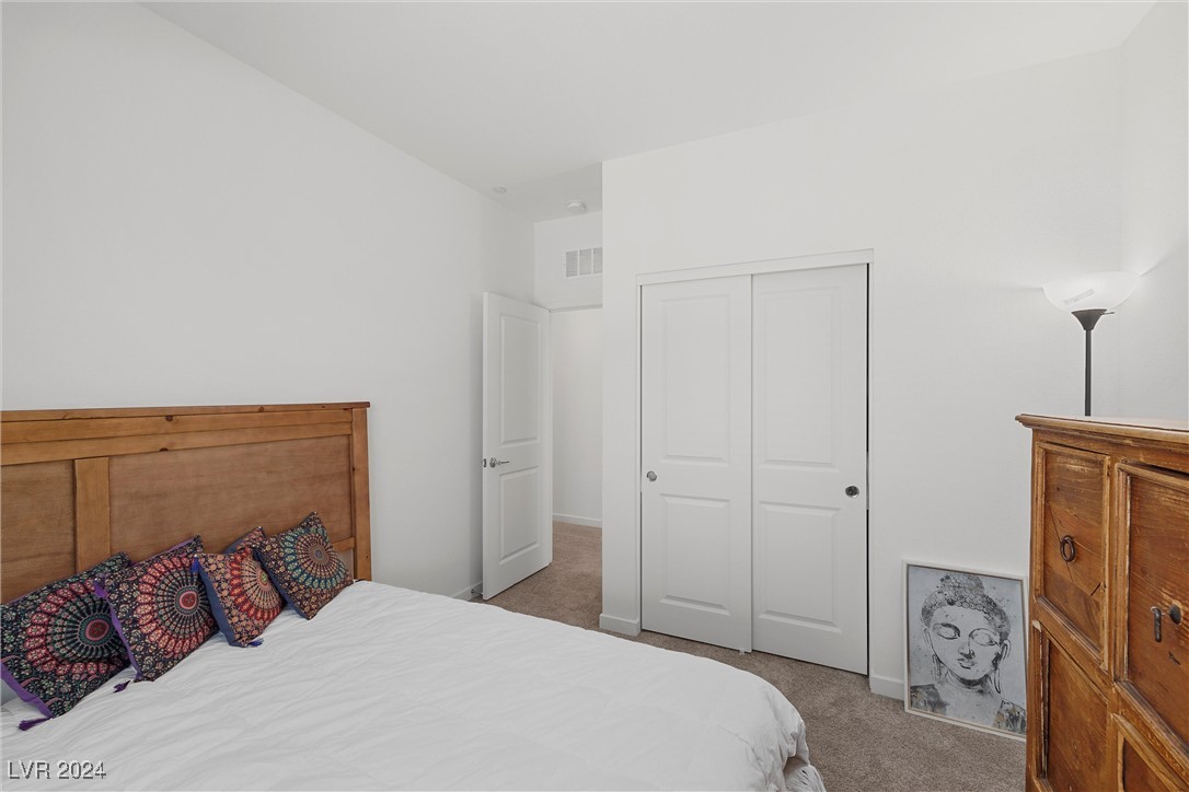 11825 Pelican Butte Avenue