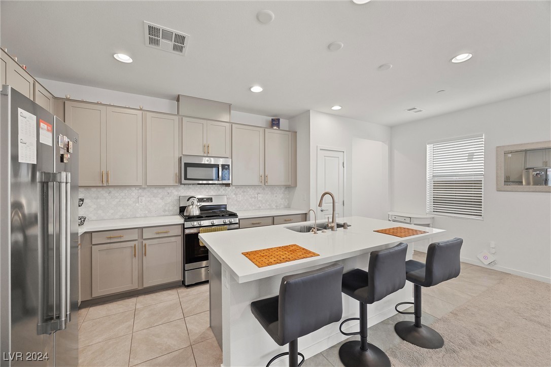 11825 Pelican Butte Avenue