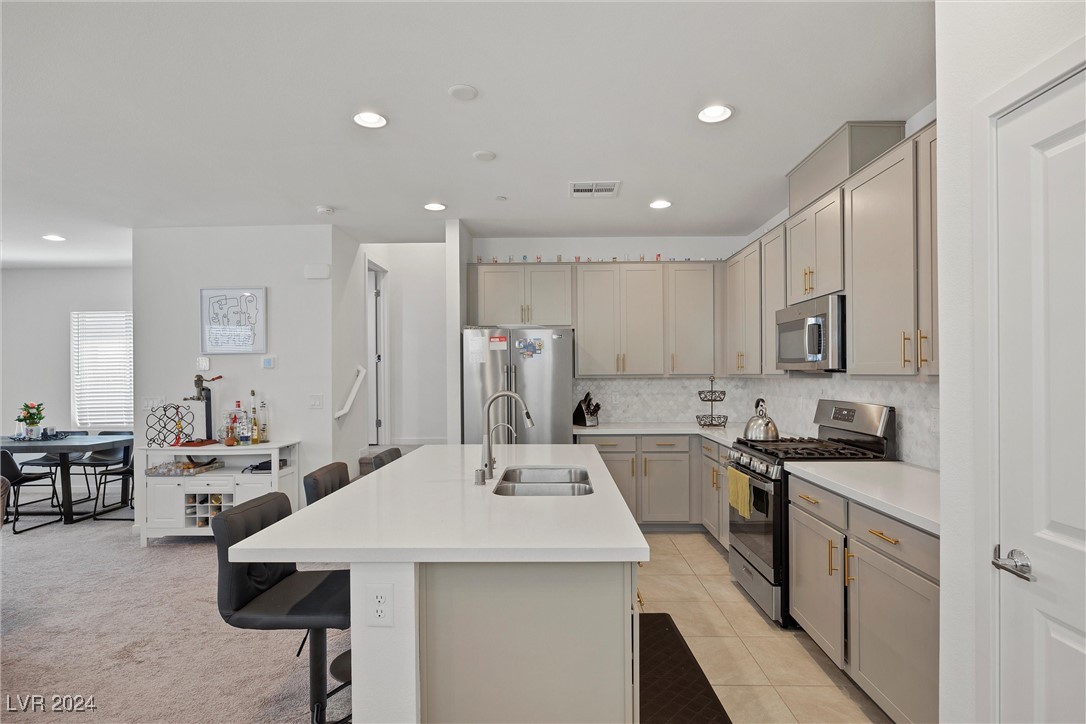 11825 Pelican Butte Avenue