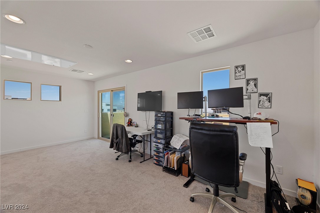 11825 Pelican Butte Avenue
