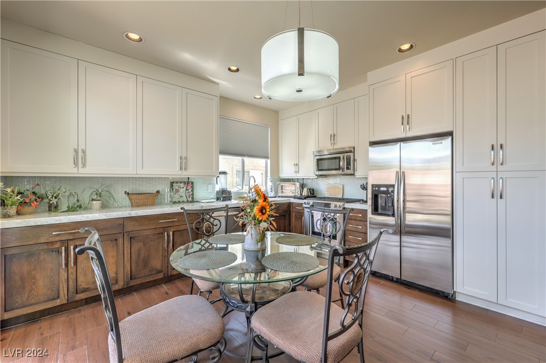 10504 Jeremy Pointe Avenue