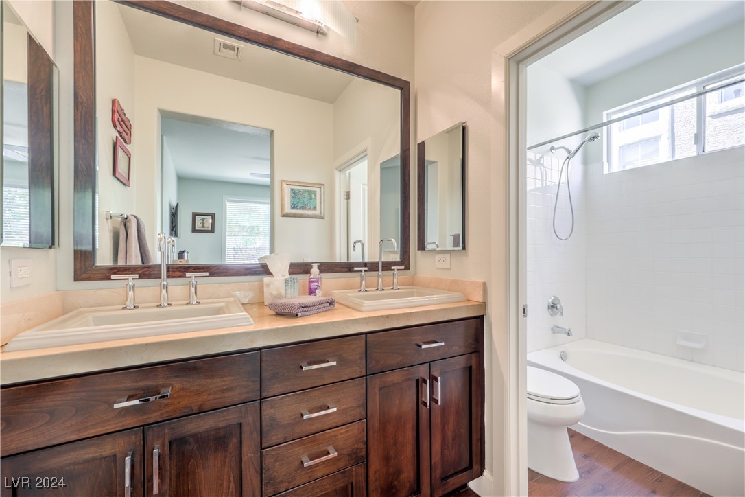 10504 Jeremy Pointe Avenue