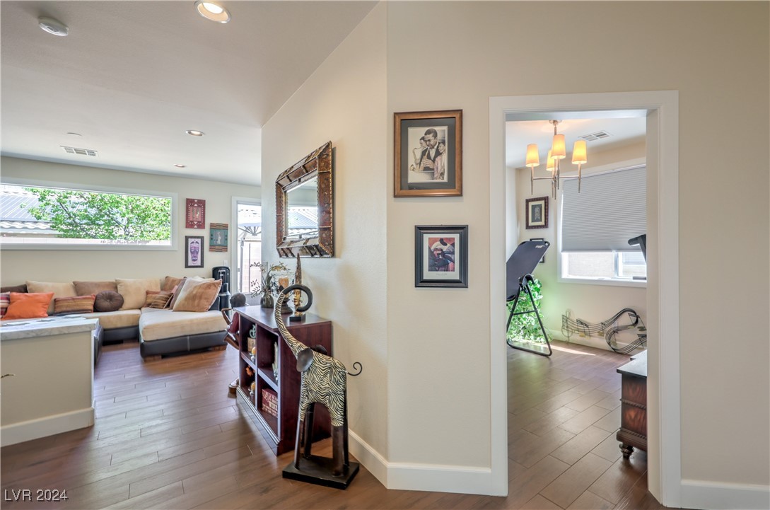 10504 Jeremy Pointe Avenue