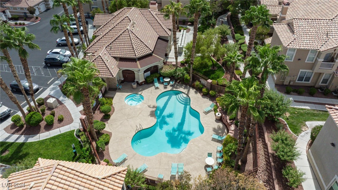 5855 Valley Drive 1028