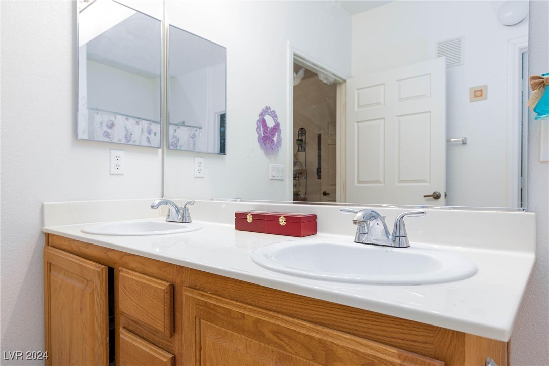 5855 Valley Drive 1028