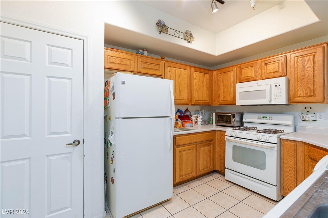 5855 Valley Drive 1028