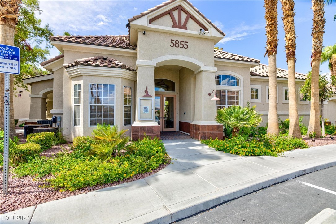 5855 Valley Drive 1028