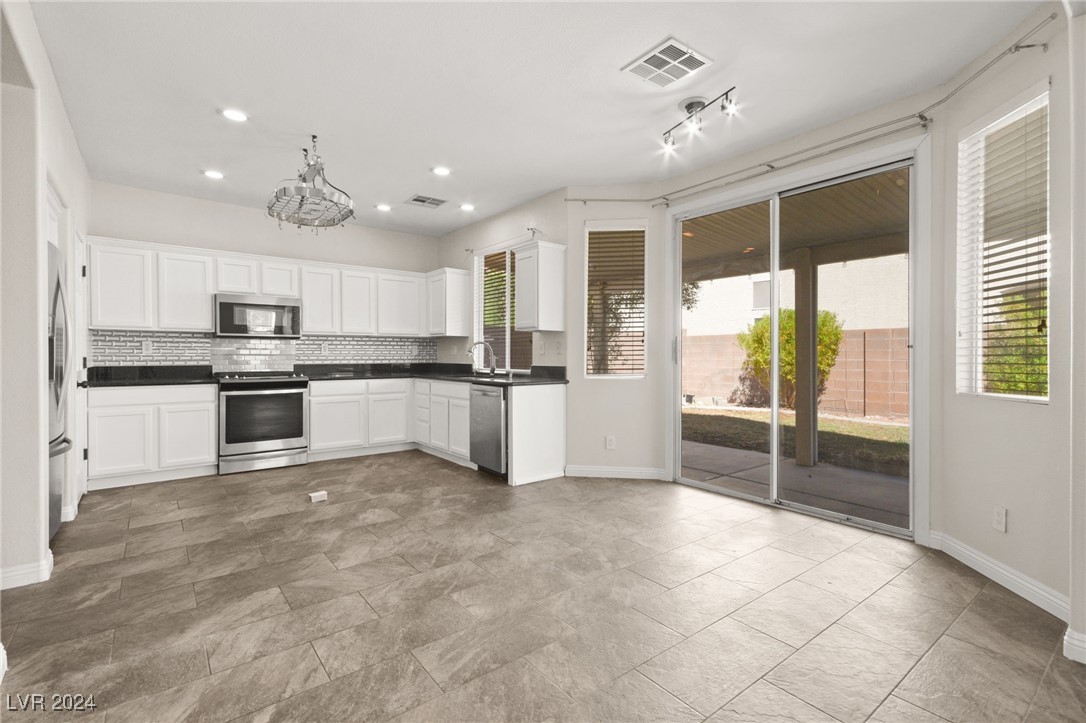 9948 Canyon Peak Drive