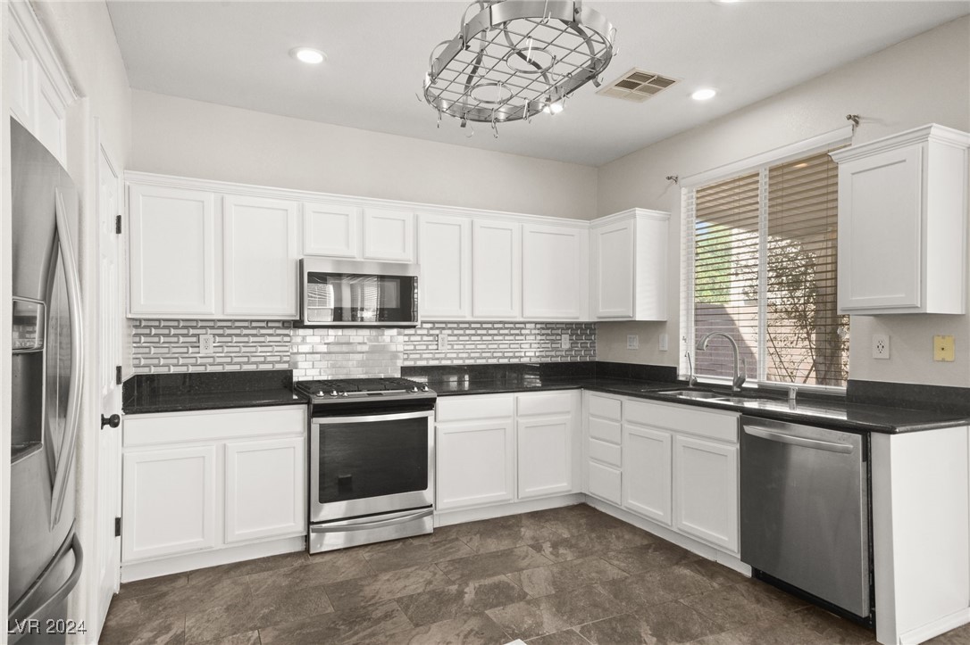 9948 Canyon Peak Drive