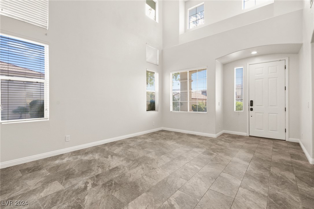 9948 Canyon Peak Drive