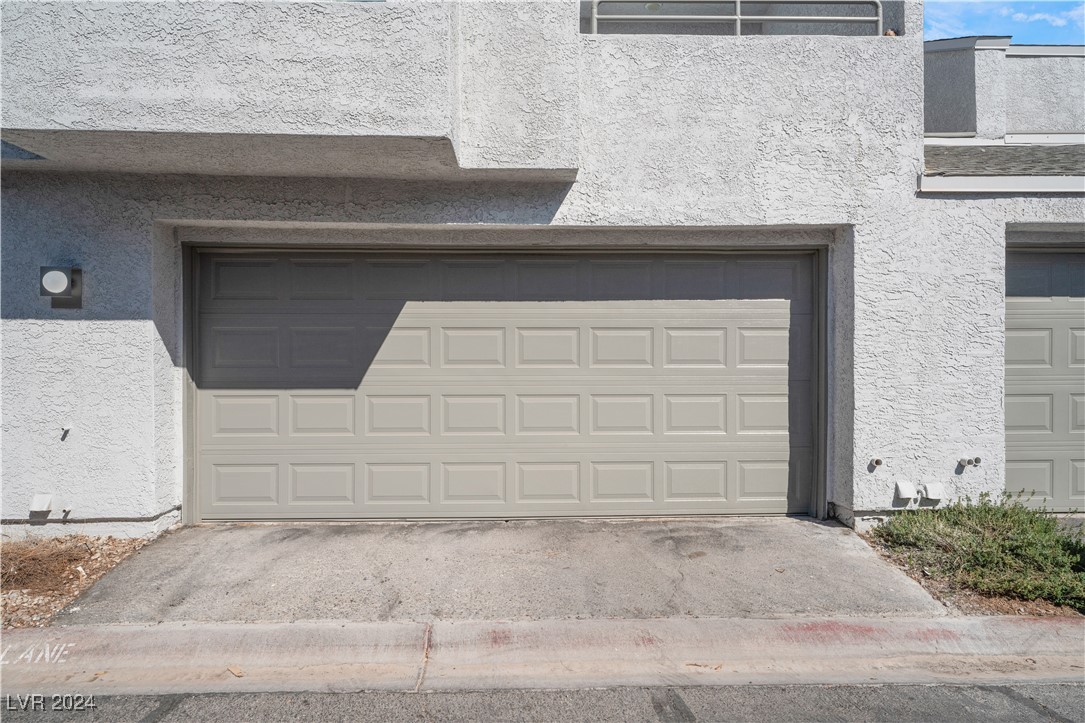 5595 Orchard Lane 0