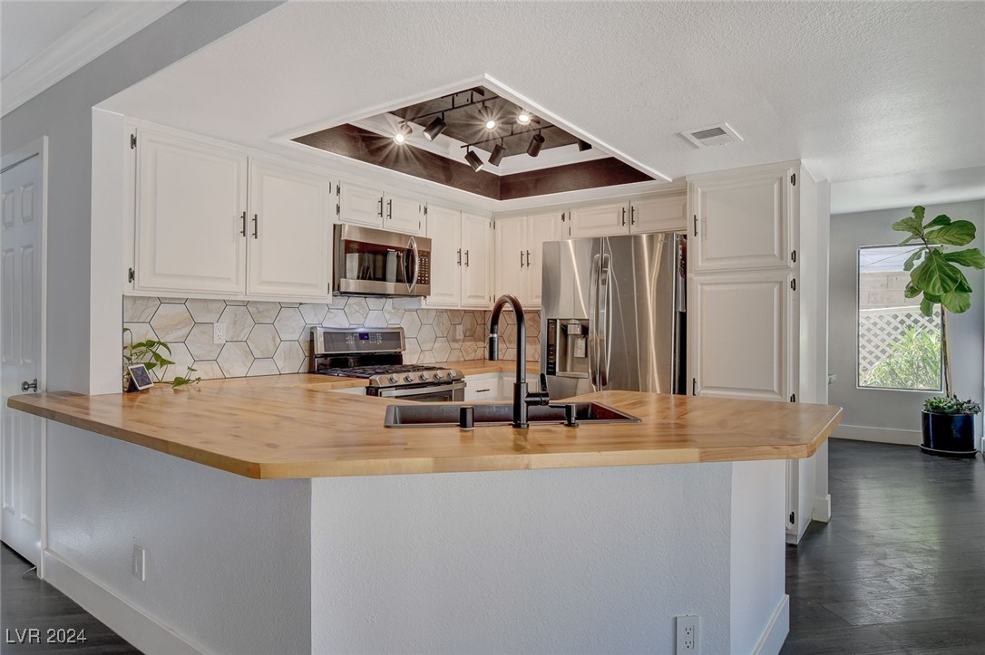 9004 Moss Creek Circle
