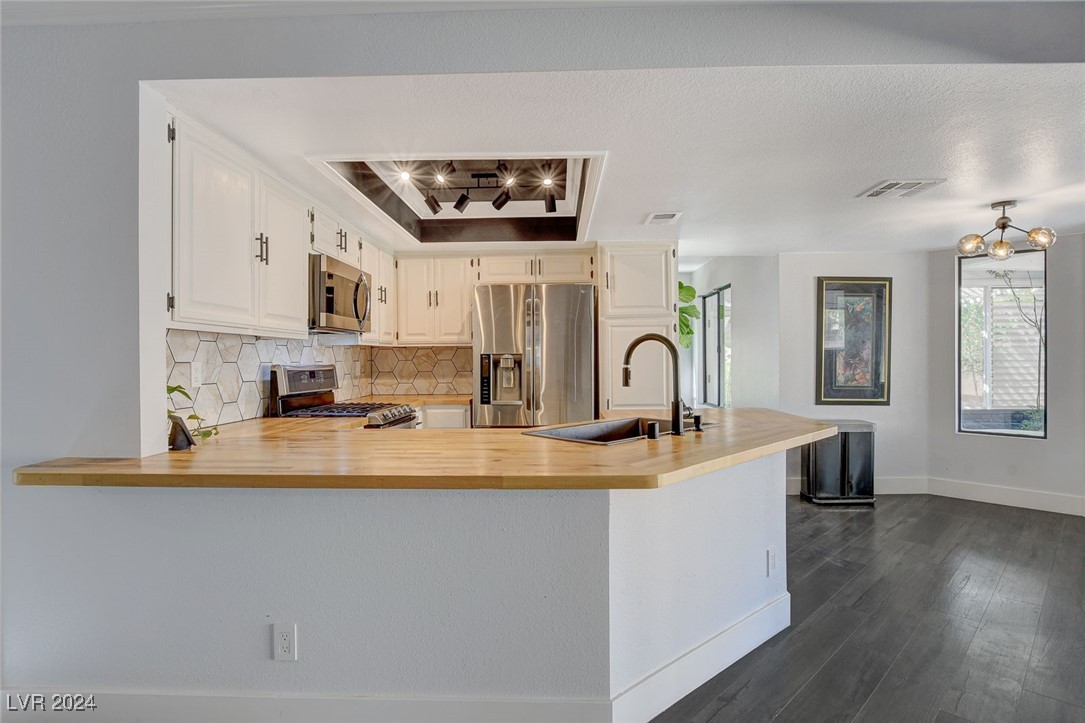 9004 Moss Creek Circle