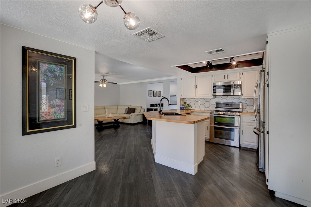 9004 Moss Creek Circle