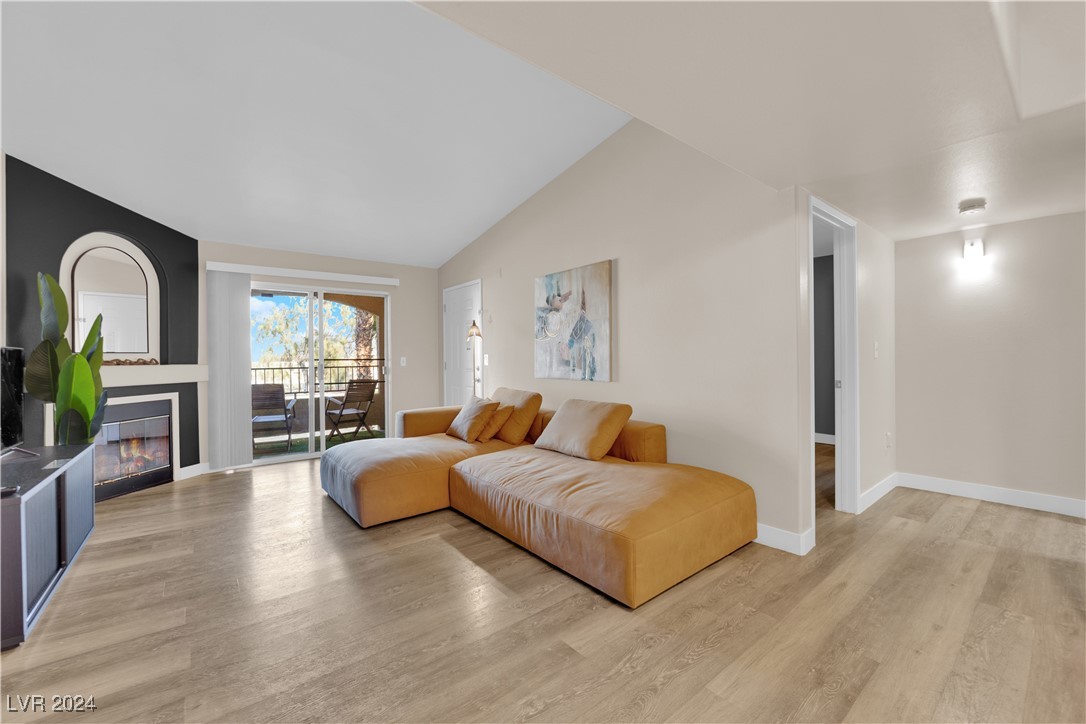 7885 West Flamingo Road 2004