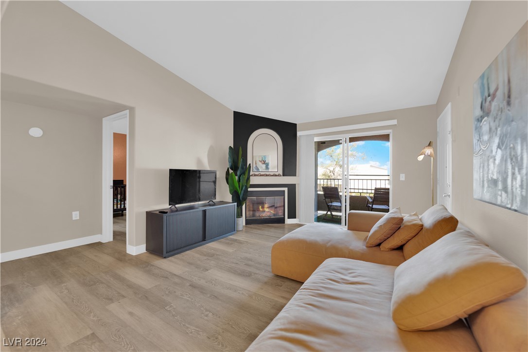 7885 West Flamingo Road 2004