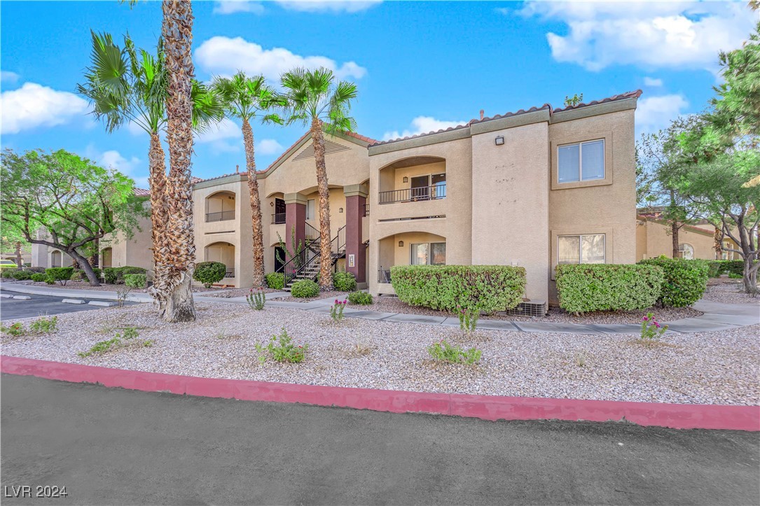 7885 West Flamingo Road 2004