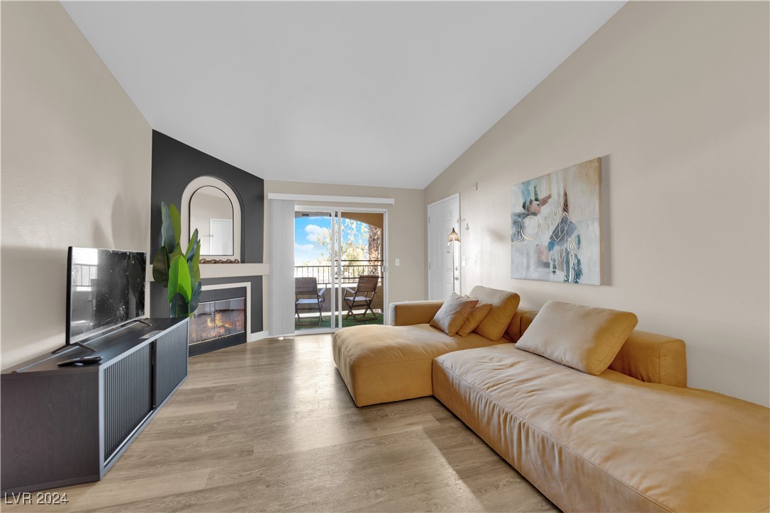 7885 West Flamingo Road 2004