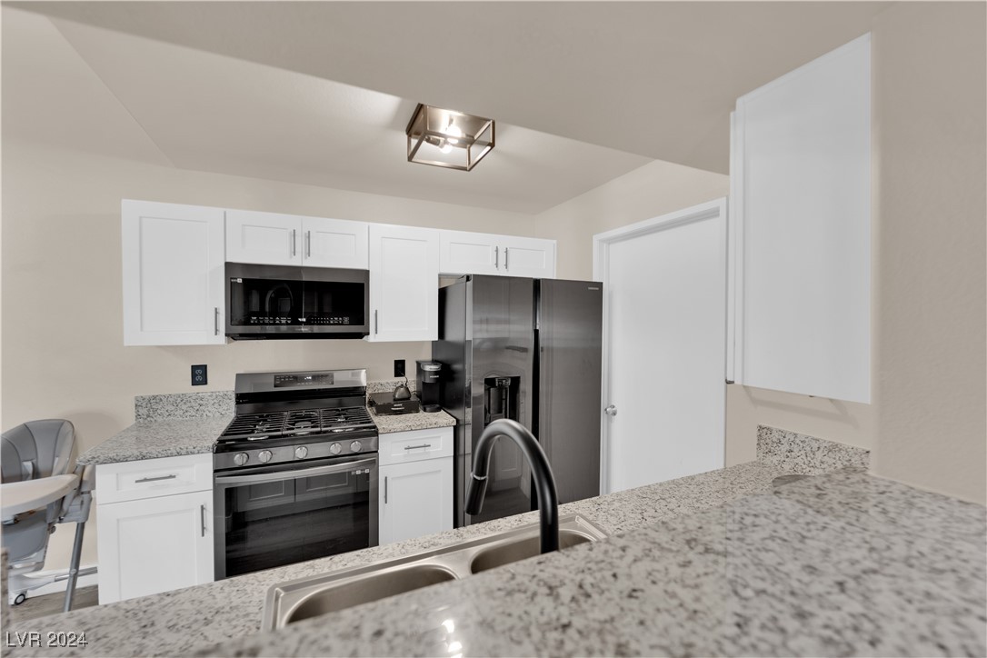 7885 West Flamingo Road 2004