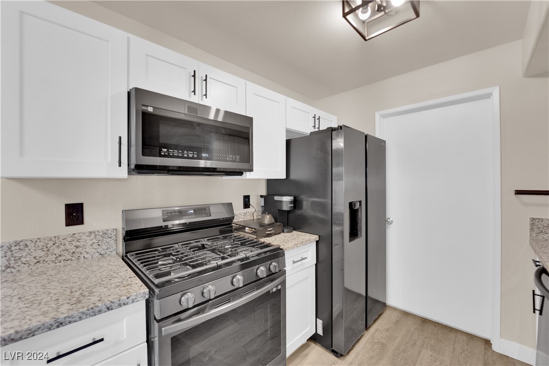 7885 West Flamingo Road 2004