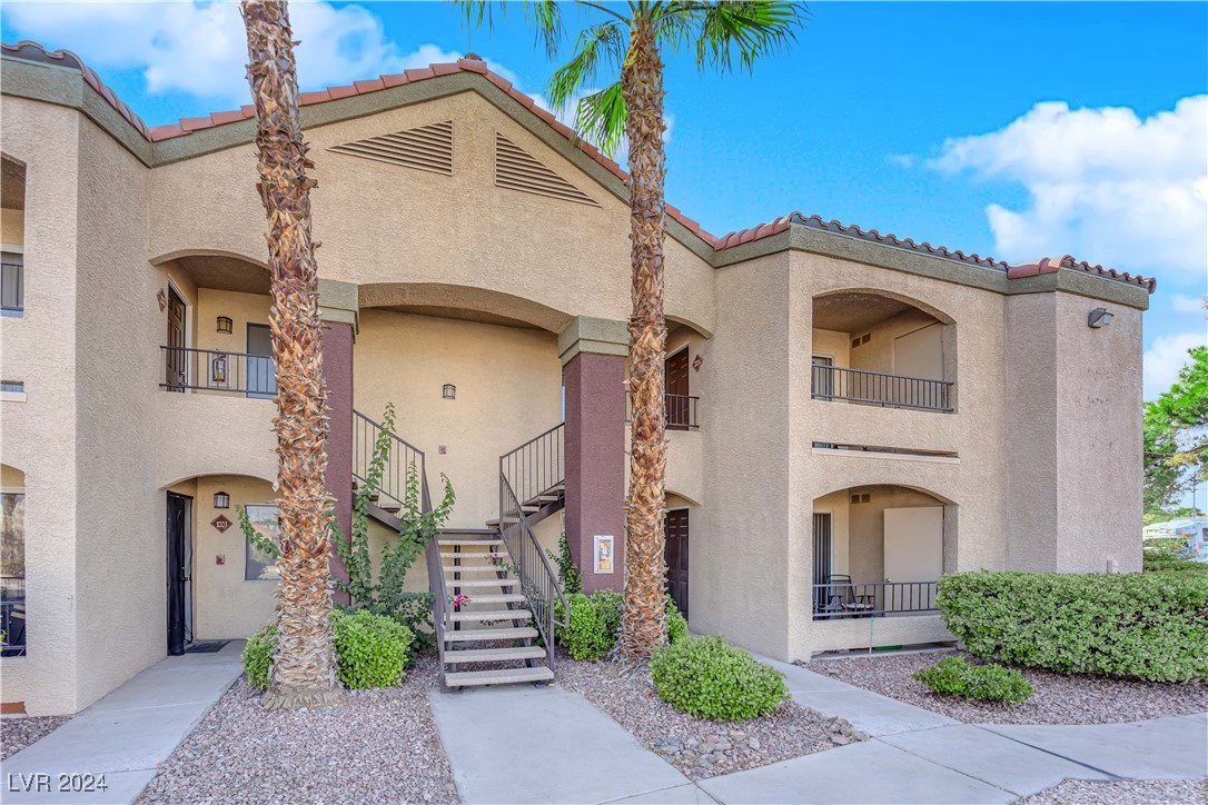 7885 West Flamingo Road 2004