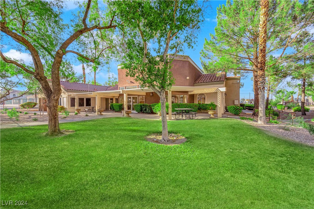 7885 West Flamingo Road 2004