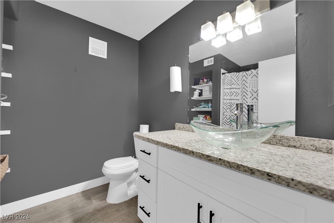 7885 West Flamingo Road 2004