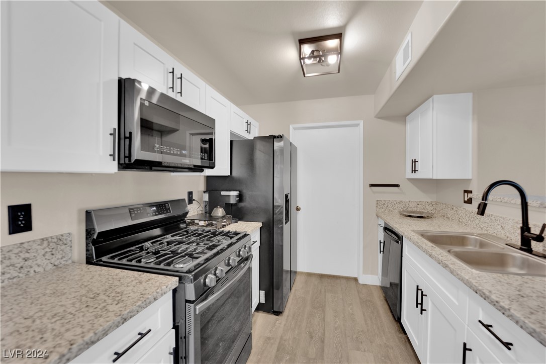 7885 West Flamingo Road 2004