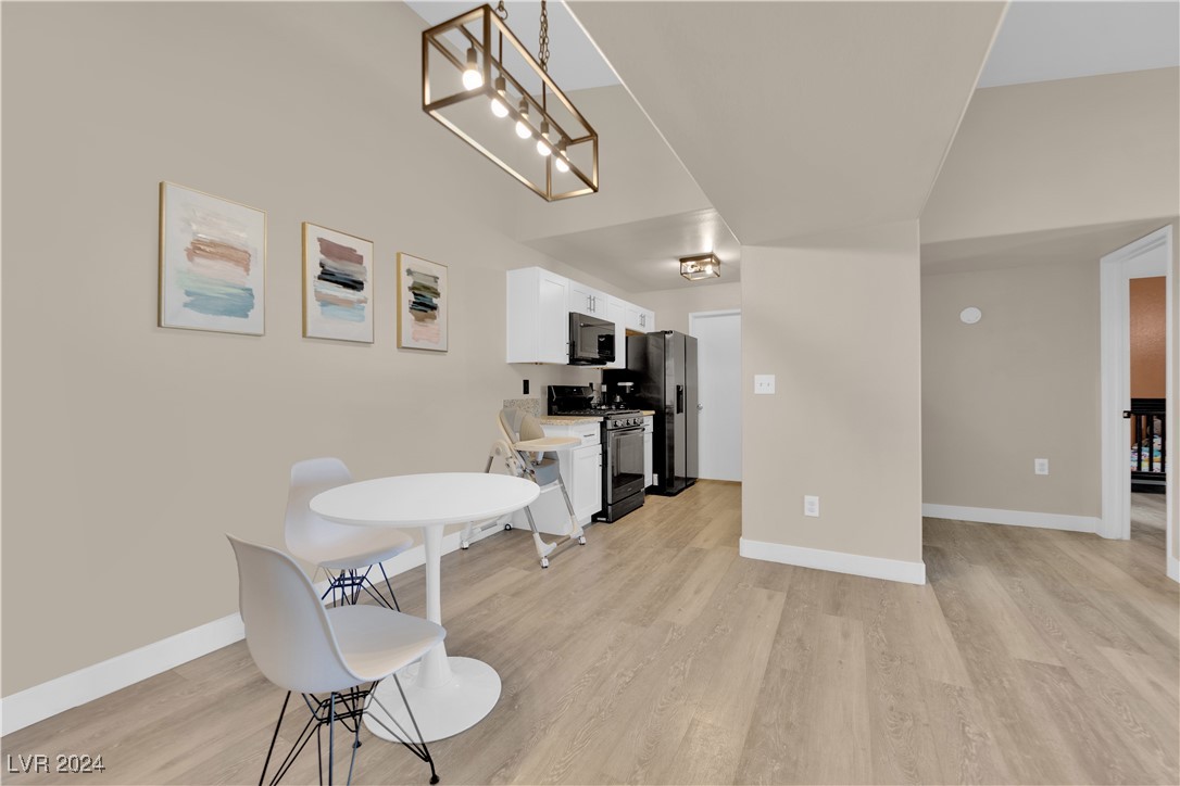 7885 West Flamingo Road 2004