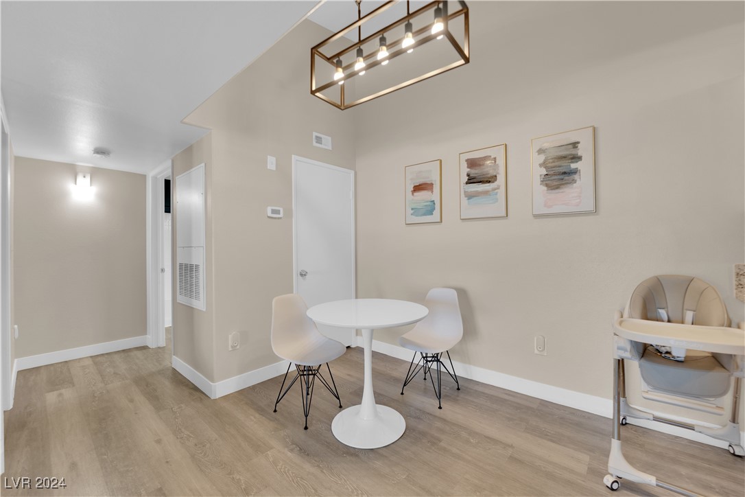 7885 West Flamingo Road 2004