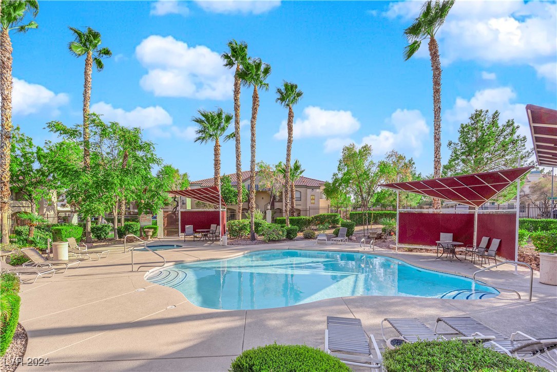 7885 West Flamingo Road 2004