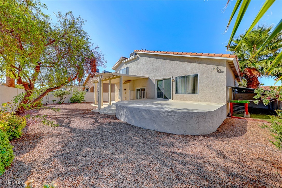 2725 Aspen Wood Avenue