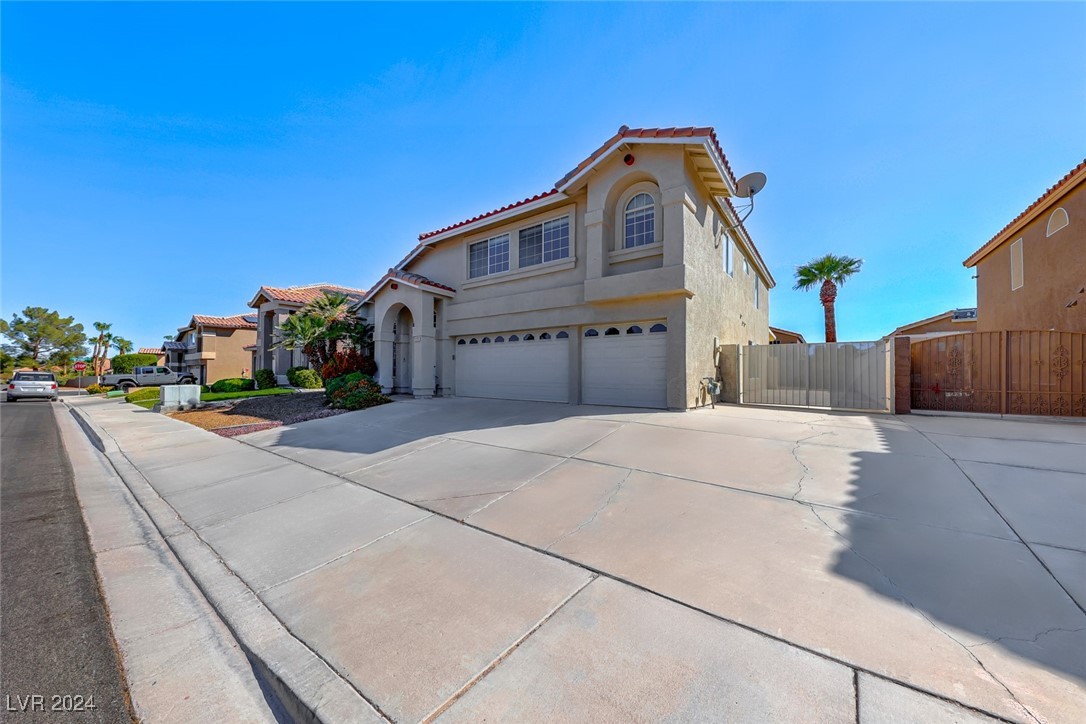 2725 Aspen Wood Avenue