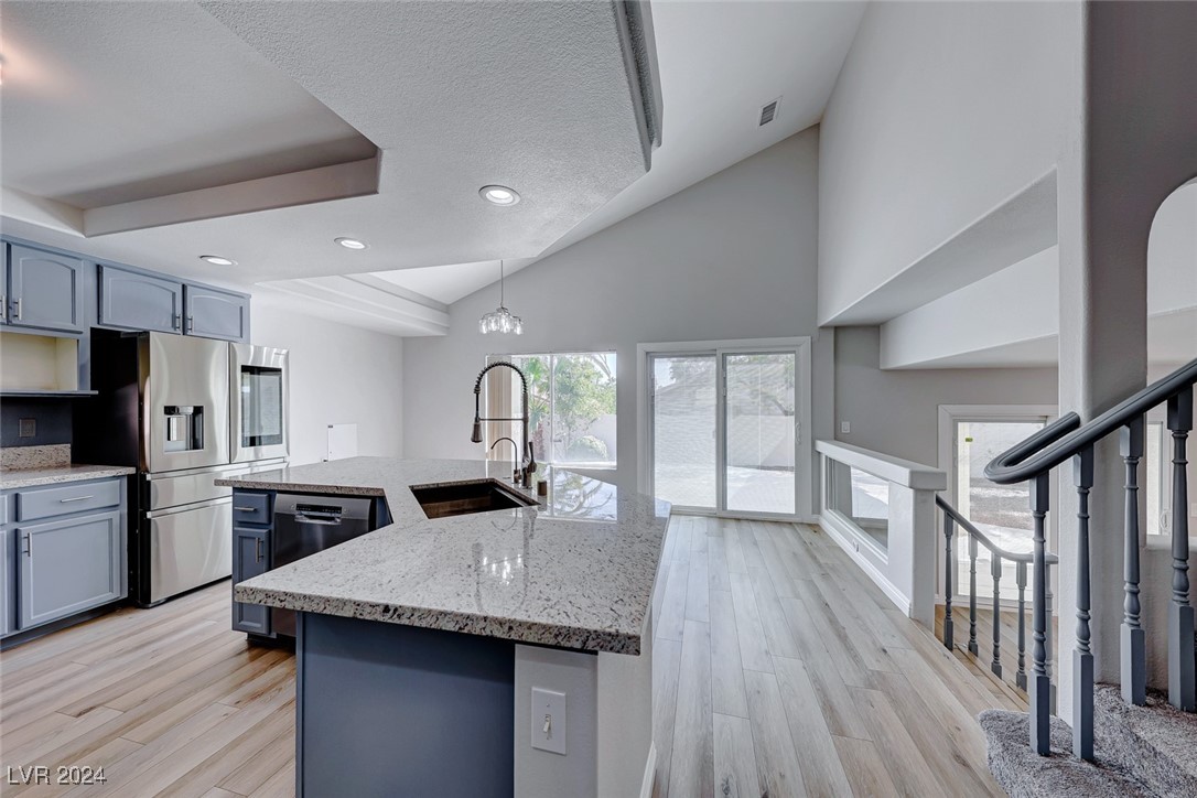 2725 Aspen Wood Avenue