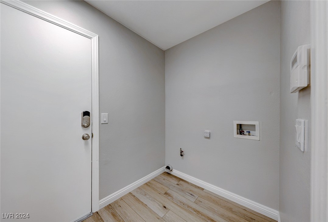 2725 Aspen Wood Avenue